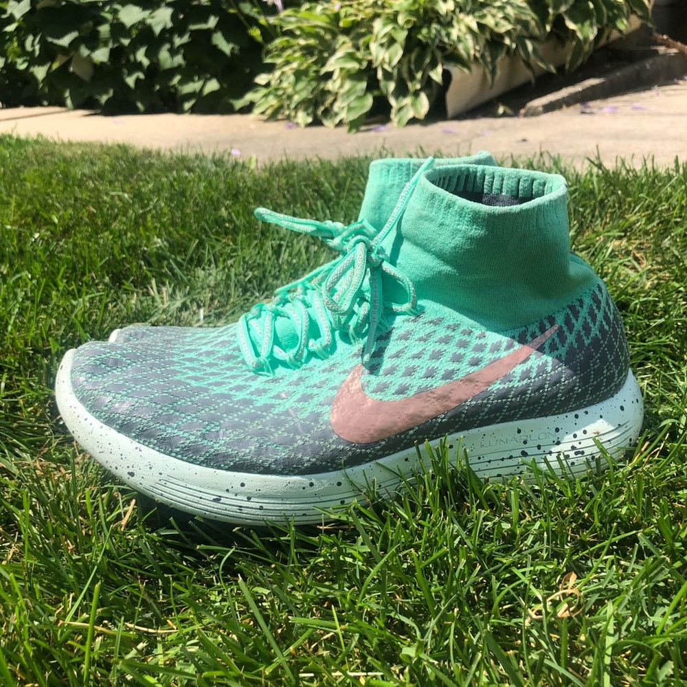 Nike LunarEpic Flyknit Shield Shoes